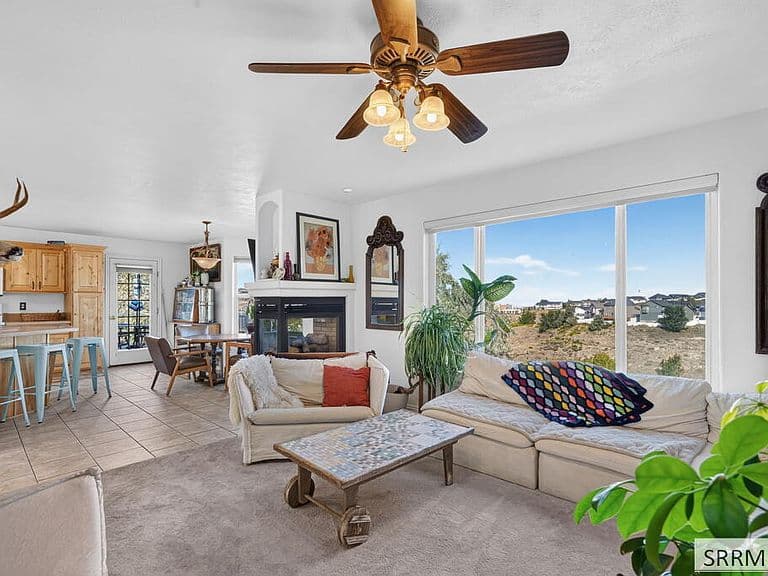 2666 Castle Peak Way photo 4