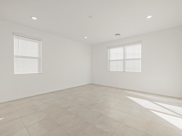 22670 W Tonopah Dr photo 5