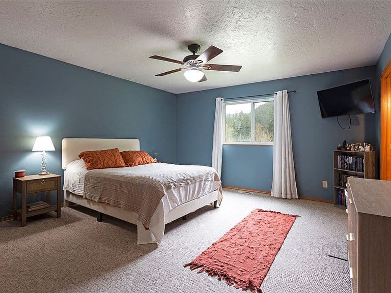 21133 Handley Loop photo 5