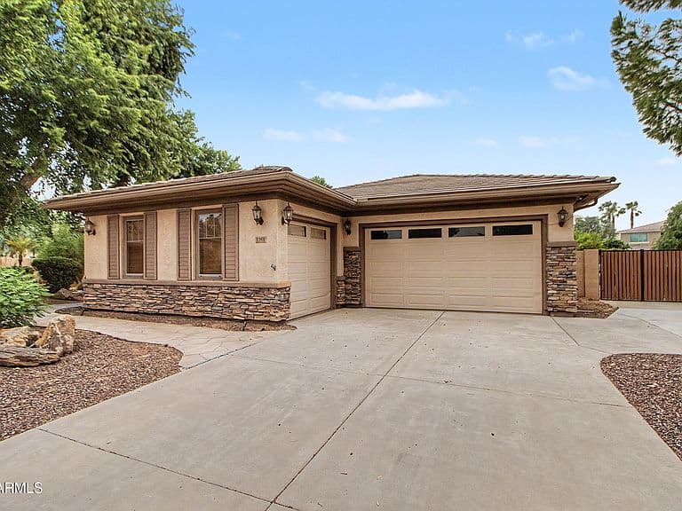 1351 E CANARY Drive photo 2