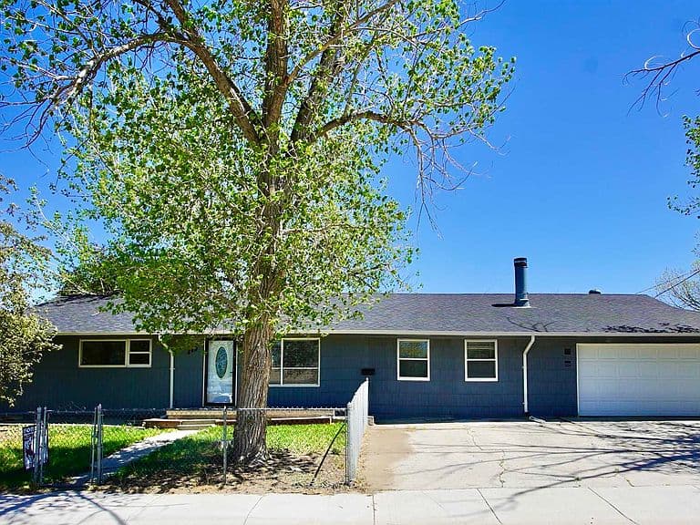 449 Pineview Pl photo 1