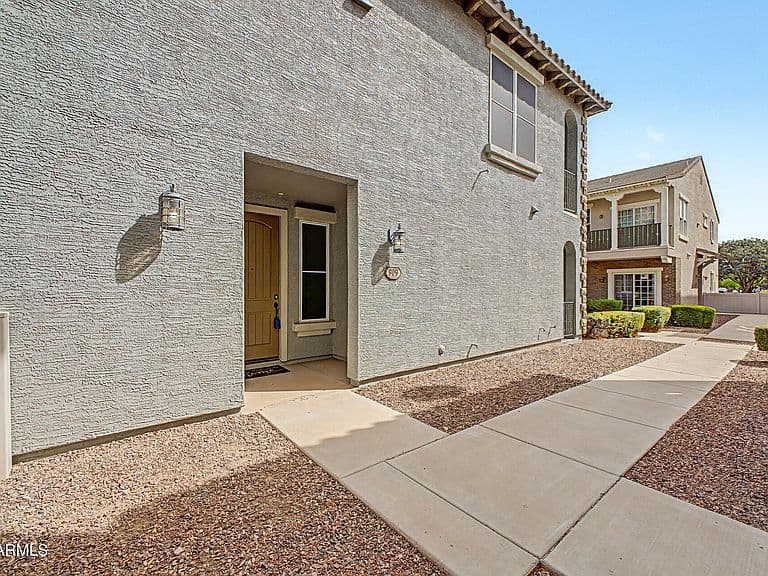 909 S Storment Lane photo 3