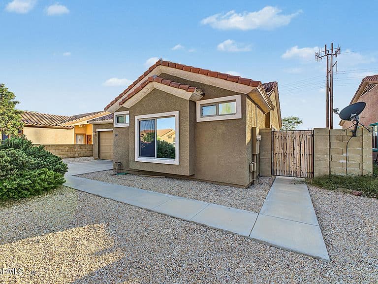 8845 E RAINIER Drive photo 2