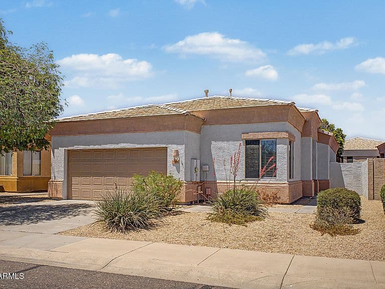 6368 W PONTIAC Drive photo 1