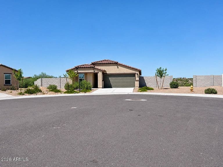 910 ECHO Court photo 1