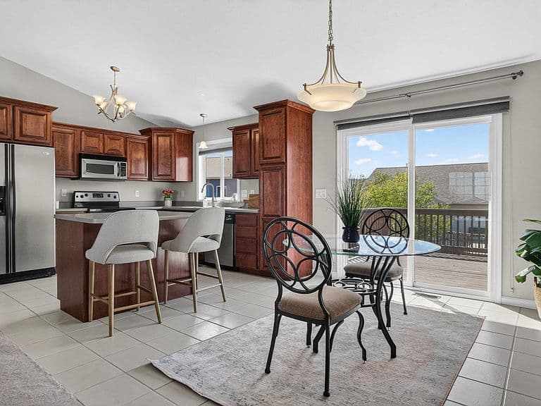 401 Kahler Ct photo 3