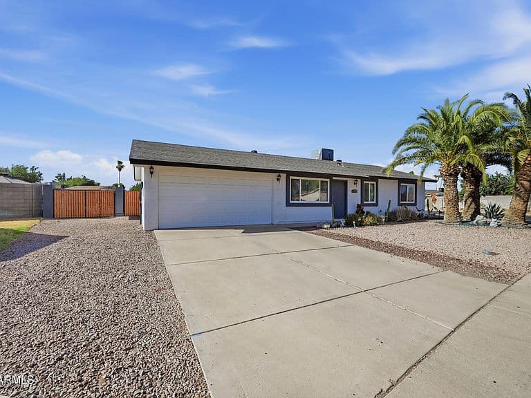 2566 E VILLA RITA Drive photo 2