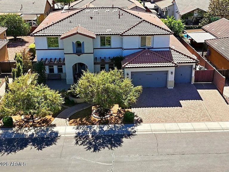 3917 E ELMWOOD Street photo 1