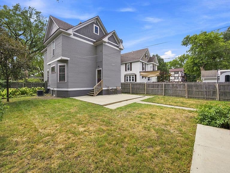819 8th Ave N photo 3