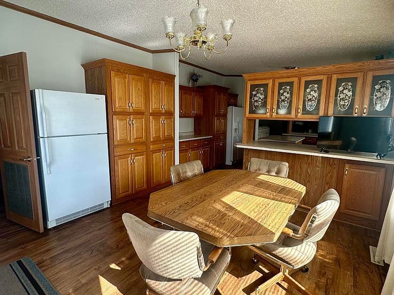 212 Linnell St photo 4