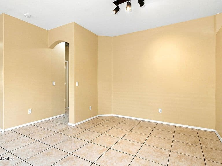 10233 W PARKWAY Drive photo 1