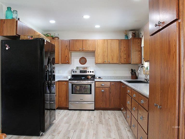 205 Little St photo 4
