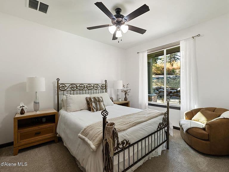 37511 E Hayden Lake Rd photo 4
