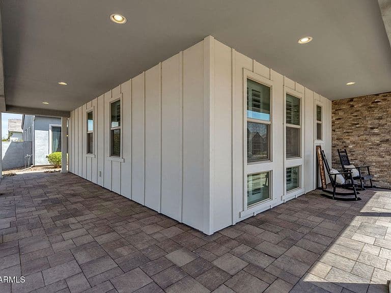 1486 E Mead Drive photo 4