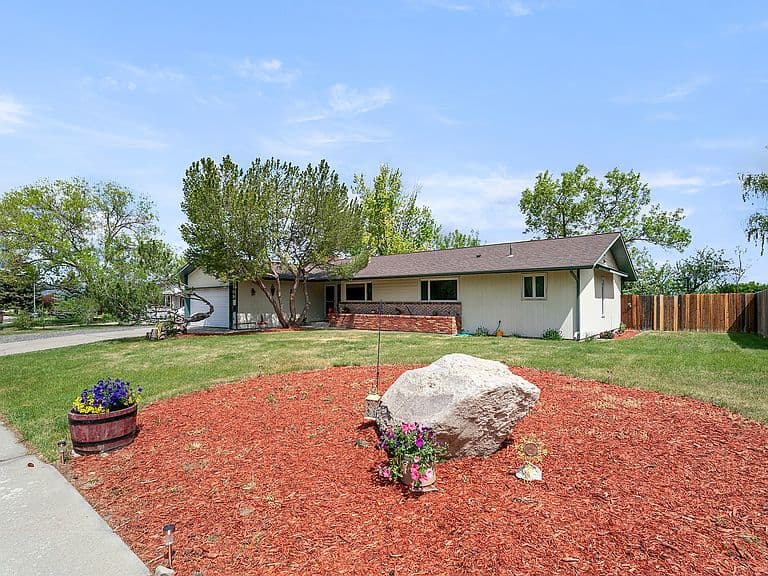 109 Elmwood Ln photo 2
