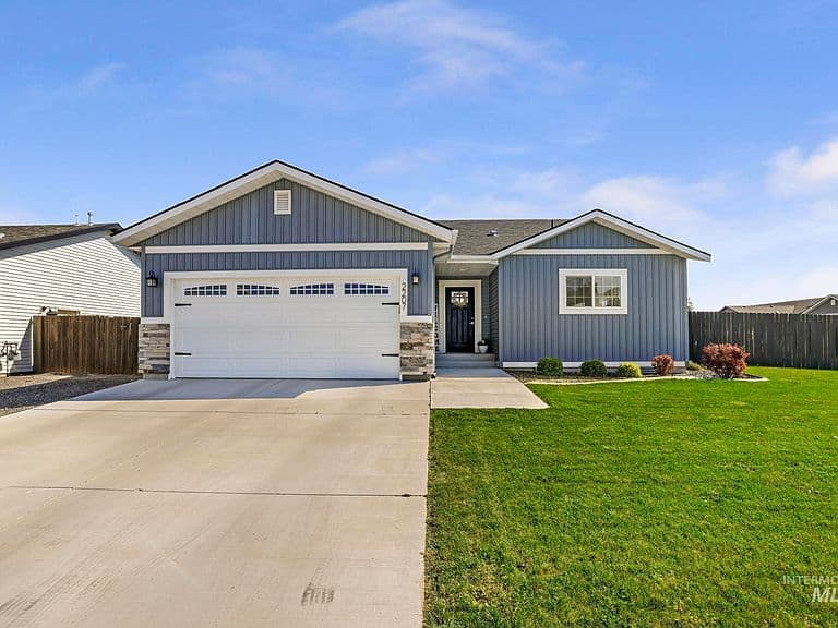 2207 Bills Way photo 1