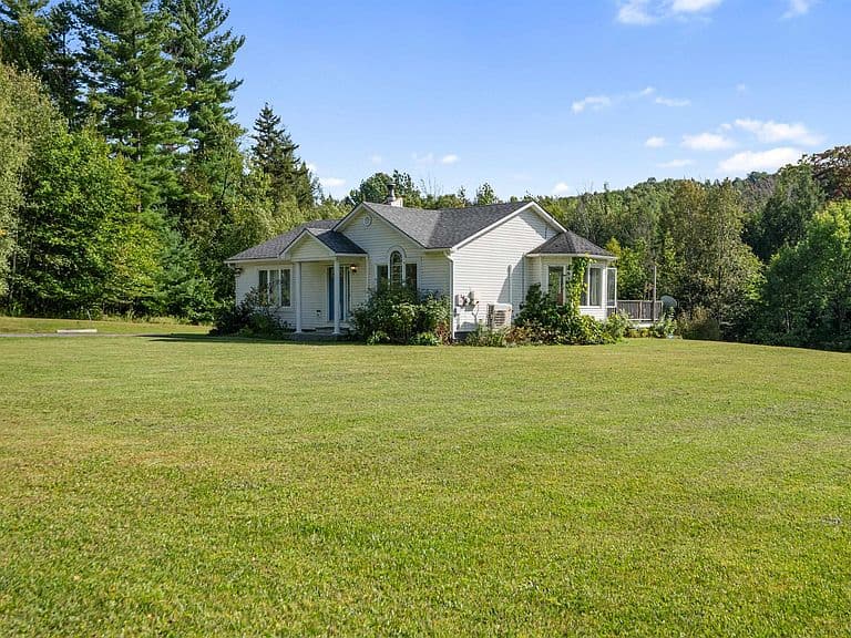 1352 Maple Hill Road photo 1