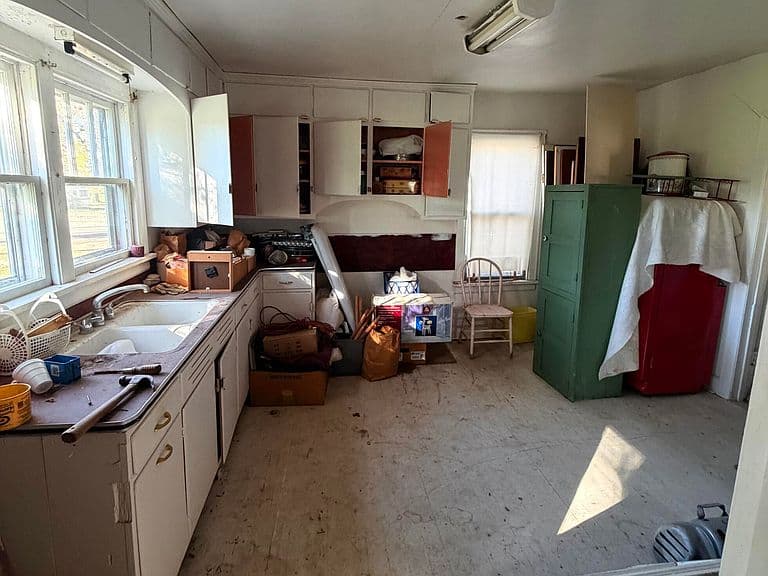 121 Mary St N photo 5