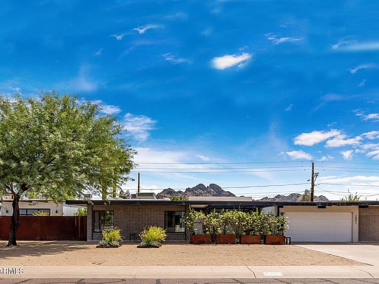 2851 E Turquoise Drive photo 1