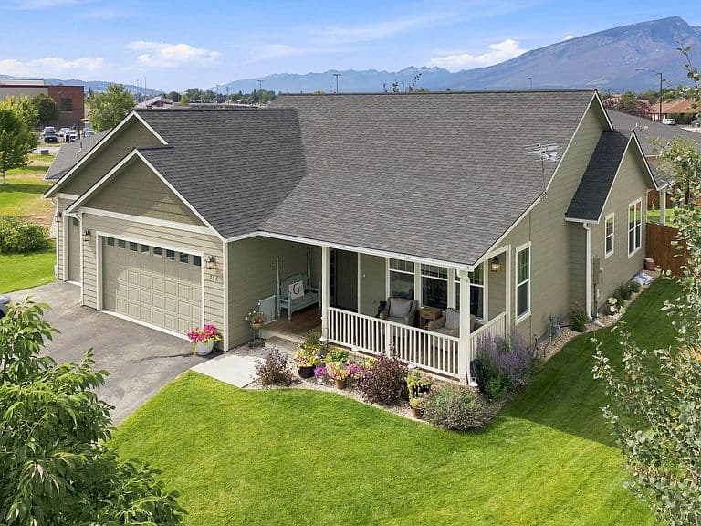 354 Destiny Dr photo 3