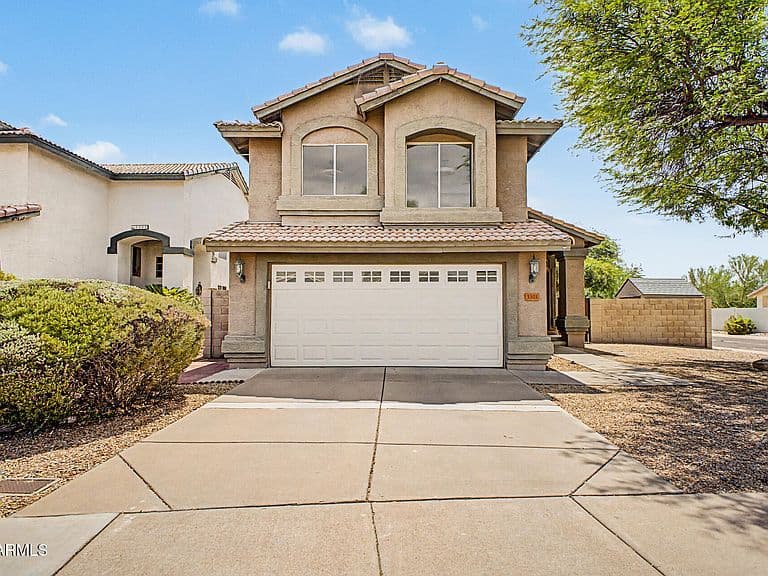 3301 E MARCONI Avenue photo 1