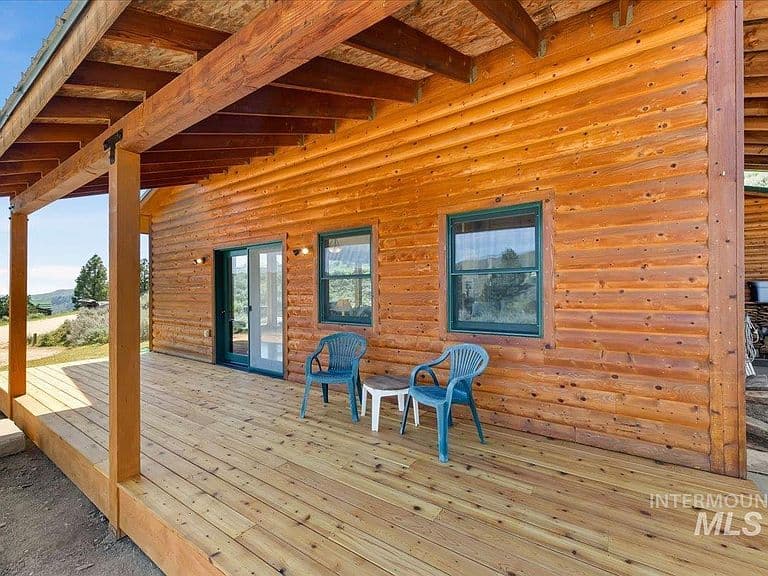 223 Evergreen Dr photo 3