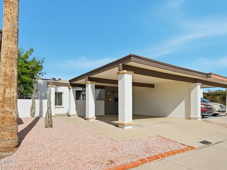 1706 E Gaylon Dr photo 3