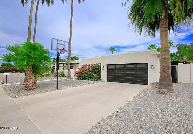 6739 E VOLTAIRE Avenue photo 3