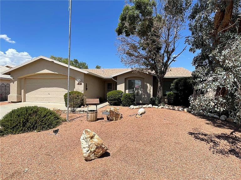 3935 E Lass Avenue photo 1