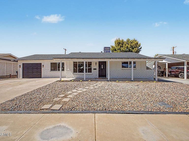 8450 E WINDSOR Avenue photo 2