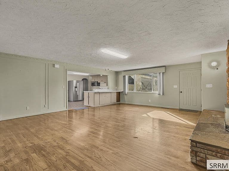 2955 Central Ave photo 4