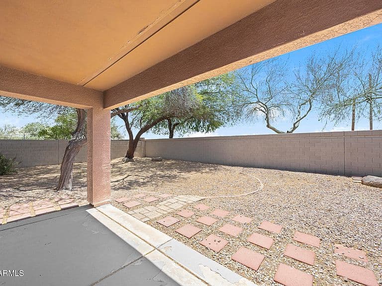 1773 E CARDINAL Drive photo 4