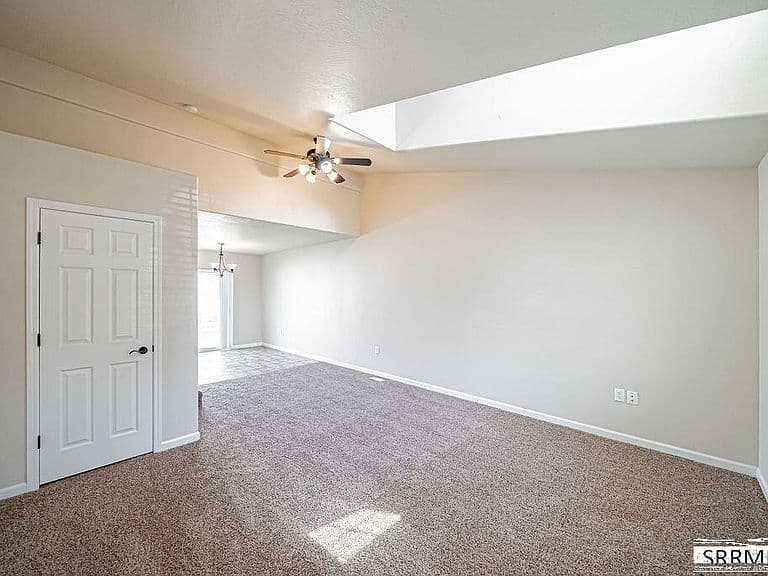 1557 Bullpen Way photo 3