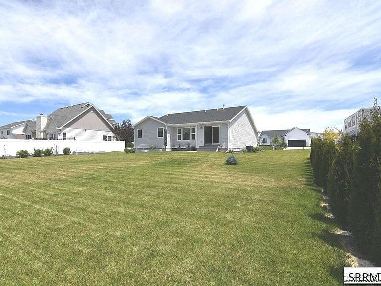 1324 Stone Dr photo 5