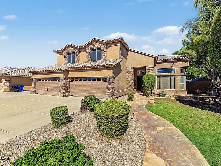 2102 E SIERRA MADRE Avenue photo 2