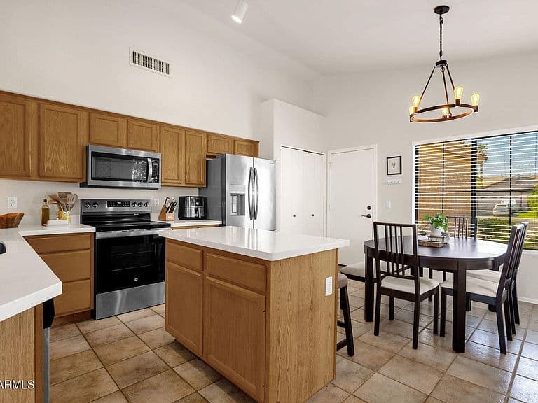 1216 W PINON Avenue photo 2