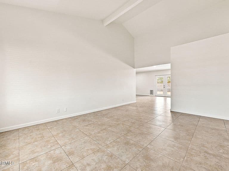 1041 W KILAREA Avenue photo 5