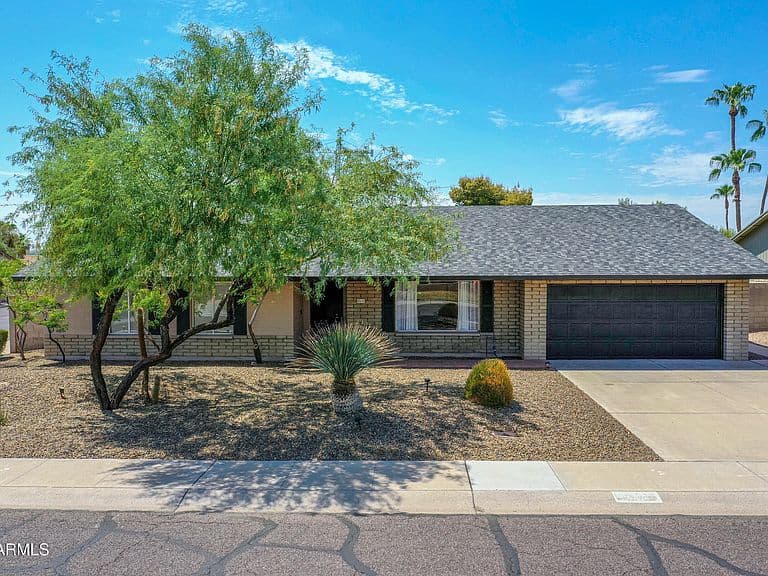 4541 E Willow Avenue photo 2