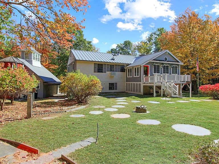 24 Holt Road photo 2