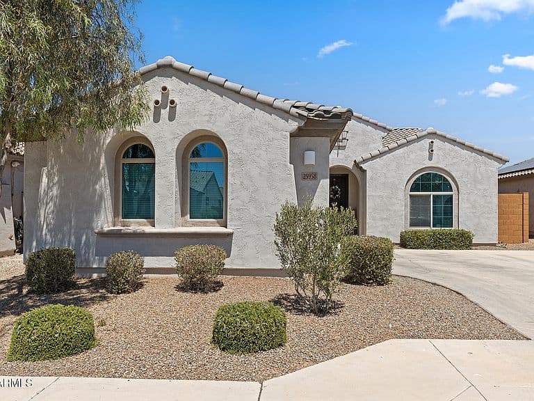 25958 W Deer Valley Road photo 1
