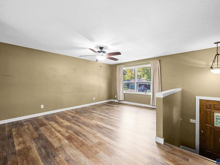 3924 S Morrow Dr photo 4