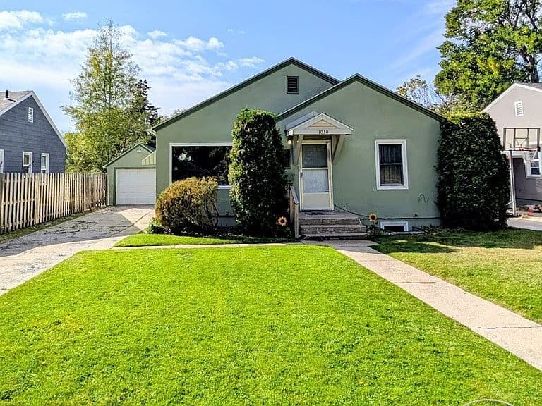 1030 Yale Ave photo 1