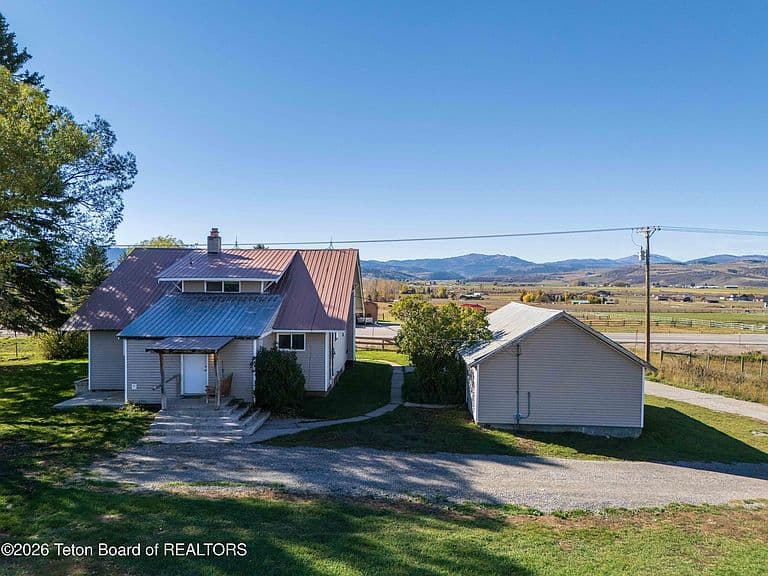 105298 Highway 89 photo 5