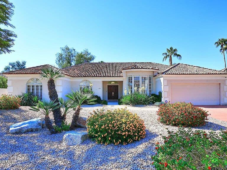 10135 E Bella Vista Drive photo 1