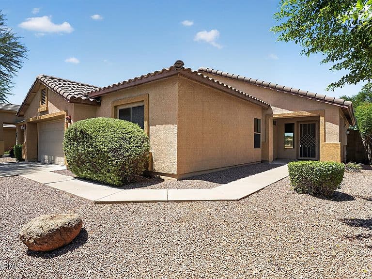 35408 N BELGIAN BLUE Court photo 1