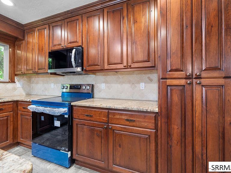 776 Adell Ave photo 5