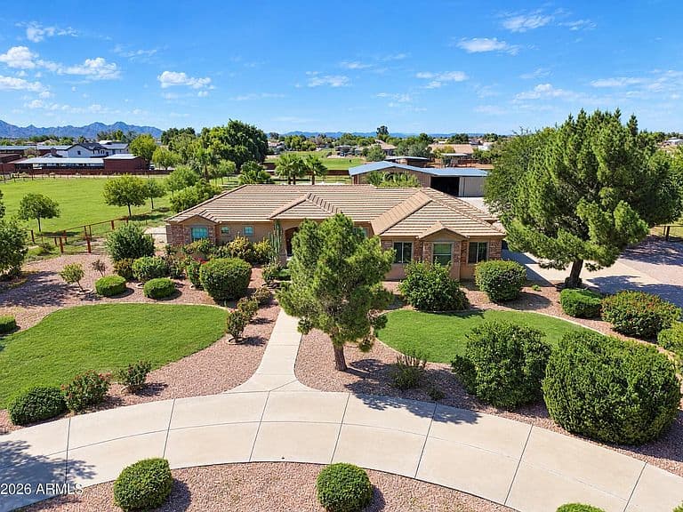 39762 N CREEKSIDE Road photo 1