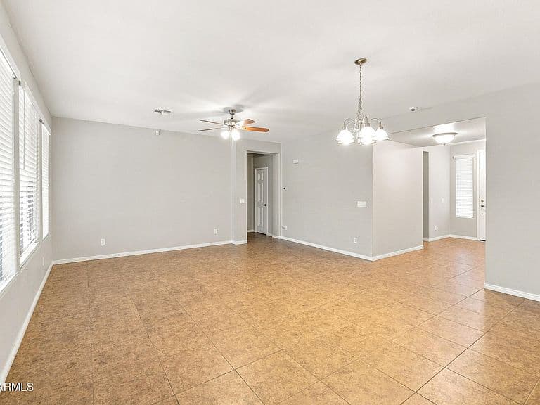 417 E CACTUS WREN Drive photo 5
