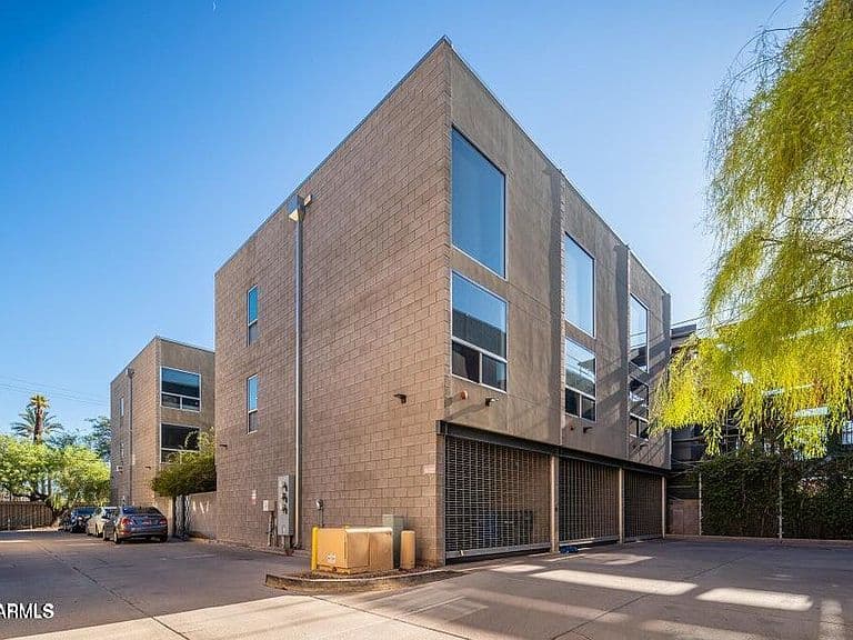 537 E WILLETTA Street #4 photo 2
