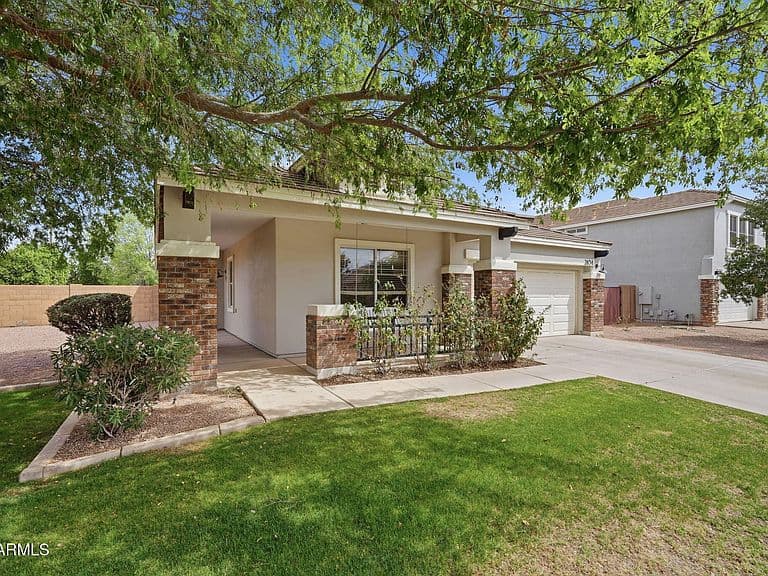 2634 E DEL RIO Street photo 3